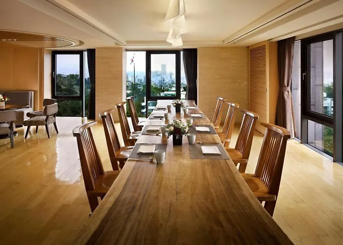 Banyan Tree Club & Hotel 5*