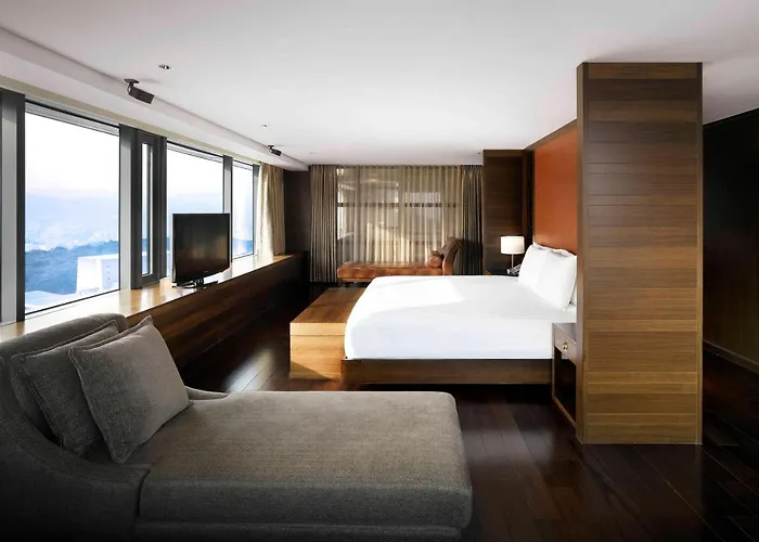 Banyan Tree Club & Hotel 5*