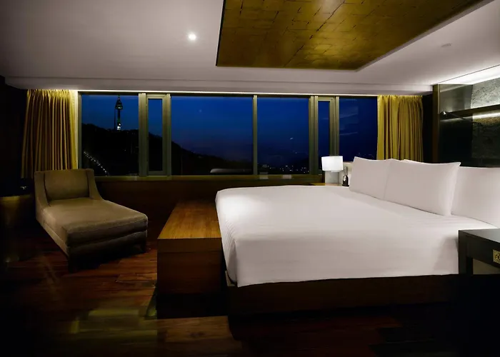 Banyan Tree Club & Hotel 5*