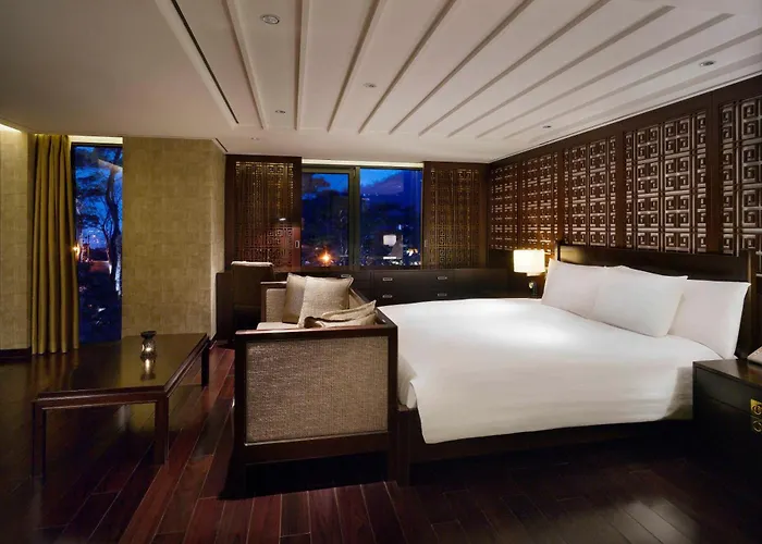 Banyan Tree Club &