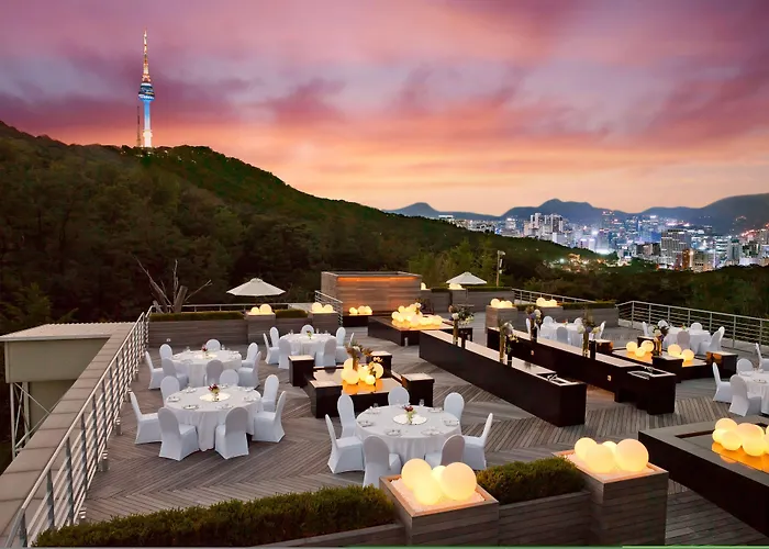 Banyan Tree Club &