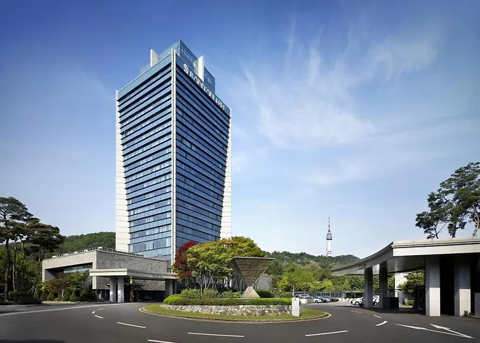 Banyan Tree Club & Hotel 5*
