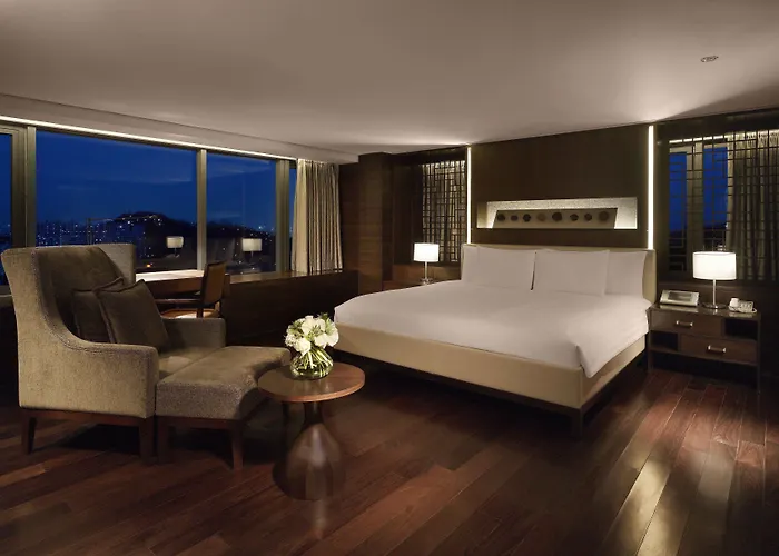 Banyan Tree Club & Hotel