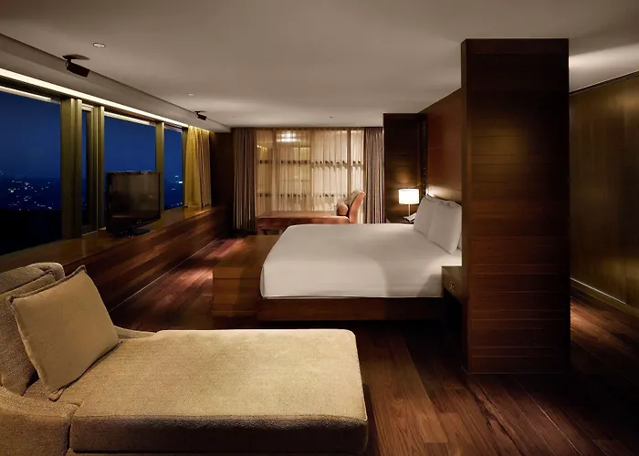 Banyan Tree Club & Hotel 5*