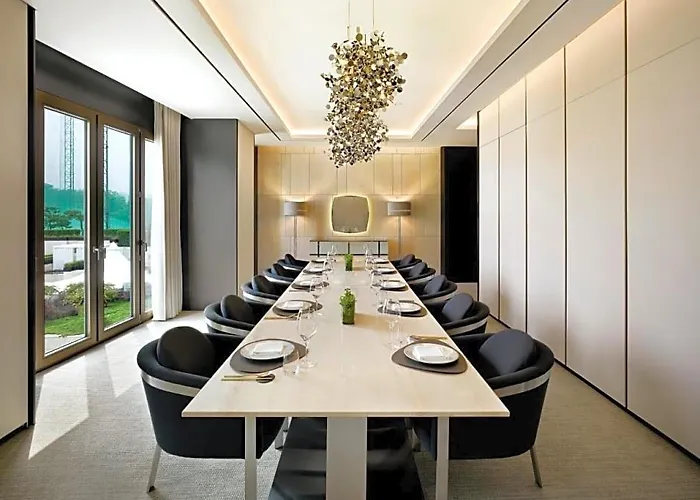 Banyan Tree Club &